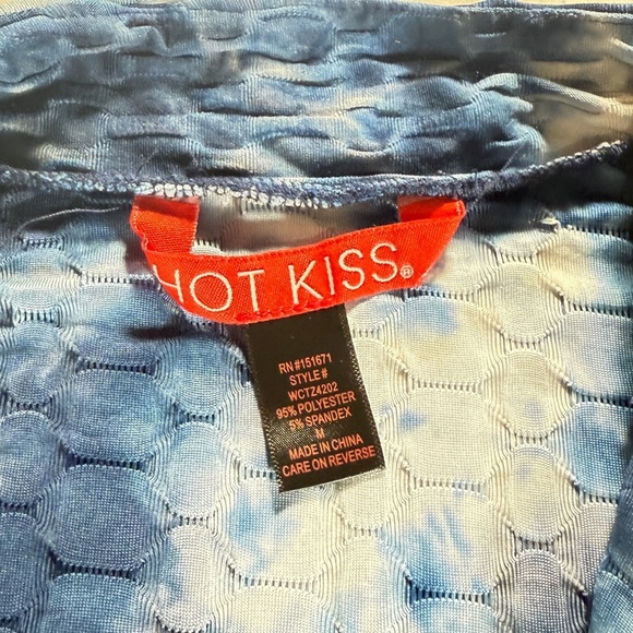 Hot Kiss tie-dyed Blue and White Textured 2 piece set NWT. Size medium - Picture 7 of 7